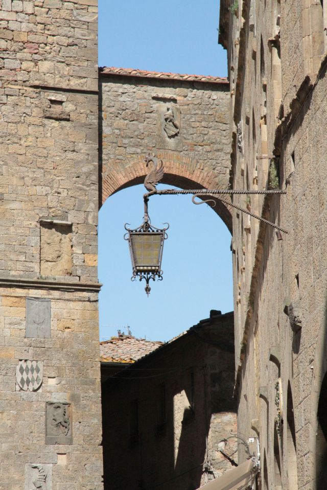 Volterra Dragon lamp1