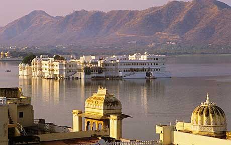 udaipur-lakepal_1698990c