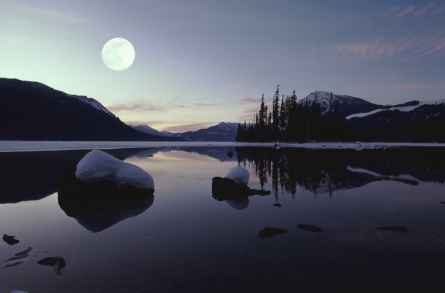 Moonlight Lake by Graphitation